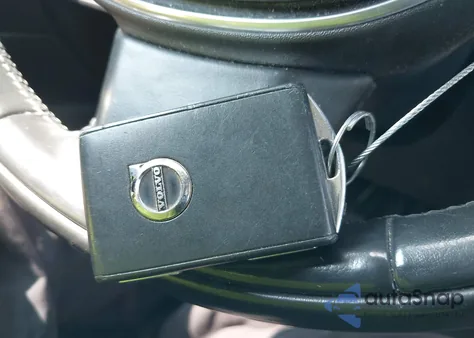 2018 Volvo Xc90 T5 Momentum z USA, uszkodzony, nr VIN YV4102PK2J1346051